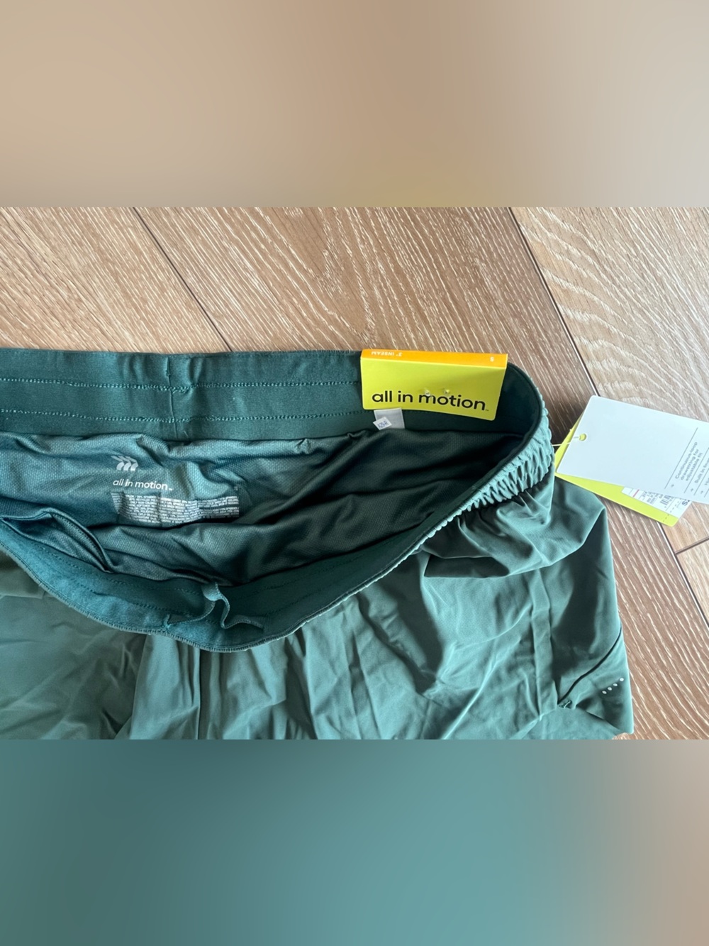 NWT all in motion green mid rise run shorts 3" Size S built in liner - Picture 2 of 4